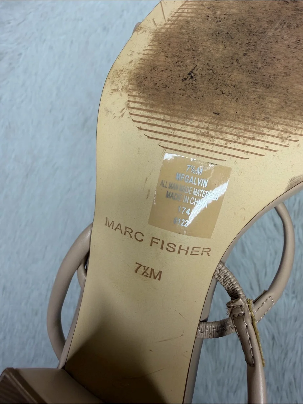 MARC FISHER / Galvin tan nude beige strappy block heeled sandals / 7.5